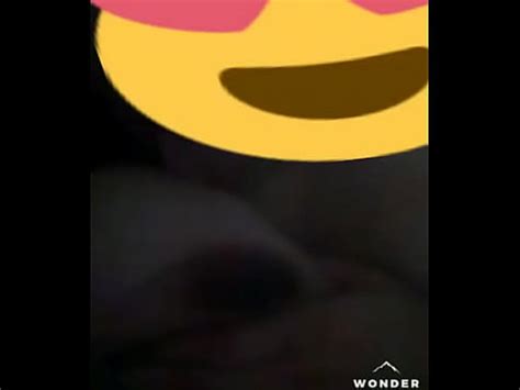 Mí morocha milf chupandose las tetas XVIDEOS