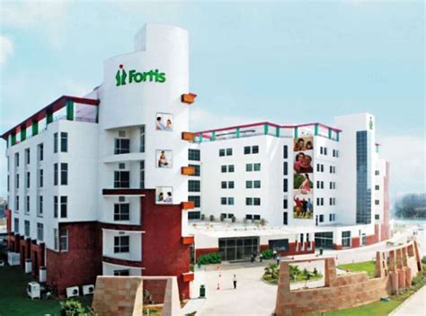 Fortis Hospital Shalimar Bagh New Delhi: List of doctors - Safartibbi