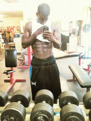 gay vivo os dotados olha só o tamanho da pica desse cara