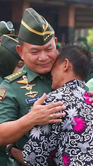 Melepas Jenderal Dudung Abdurachman Dengan Penuh Air Mata Ada Momen