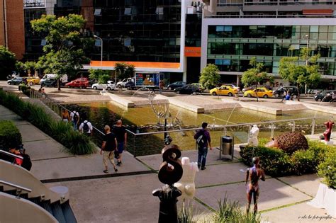 Paseo del Buen Pastor Aguas Danzantes Ciudad de Córdoba Argentina