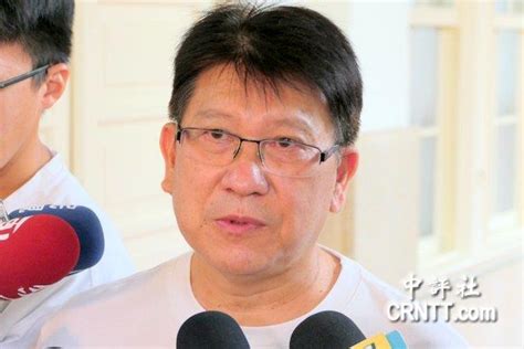 一听到问郭台铭 蓝委立马说不回应这议题