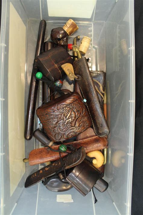 Lot - COLLECTION OF ANTIQUE SMOKING PIPES