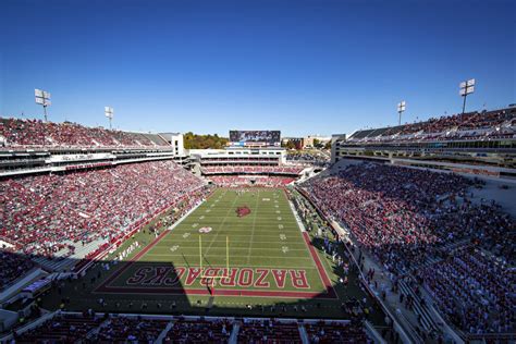 Look: Former Arkansas Star Names Loudest SEC Stadium He Played In - The ...