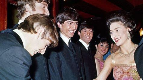 Reina Isabel II Las Canciones De The Beatles Y The Smiths En Su Honor