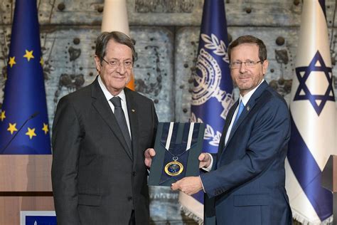 Cyprus leader receives Israeli Presidential Medal of Honor - JNS.org