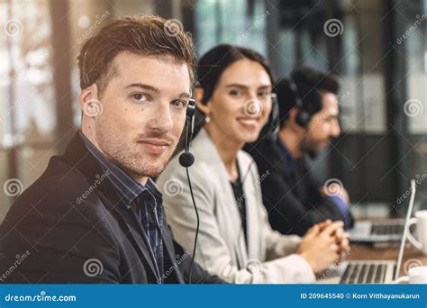 Operator Teamwork Happy Smile Business Call Center Help Desk Service