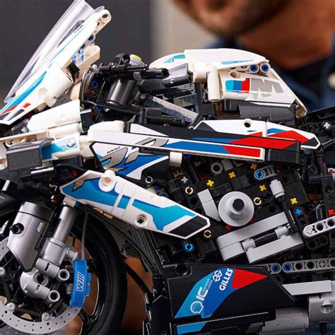 LEGO Technic BMW M 1000 RR 42130