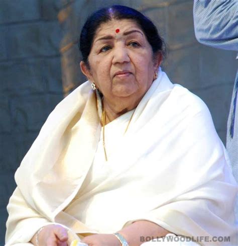 Lata Mangeshkar embroiled in dirty politics; asked to return Padma ...