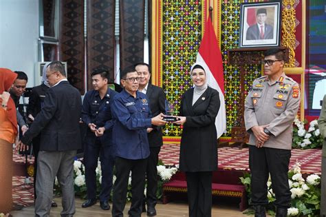 Ketua Dprd Sumsel Ibu Dr Hj R A Anita Noeringhati Sh Mh Hadiri