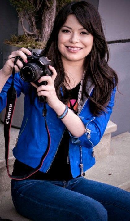 Pin By Valdirgomes Valdirgomes On Roupas Ousadas Miranda Cosgrove Miranda Cosgrove Icarly