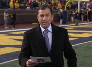 ESPN S Desmond Howard Calls Out Pete Thamel For Hiding From Michigan Fans