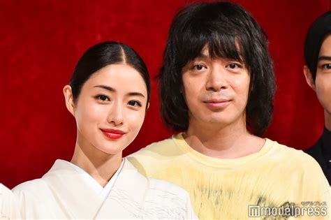 石原さとみが可愛すぎて演技に支障 峯田和伸、まさかの“対策”を明かす＜高嶺の花＞ モデルプレス