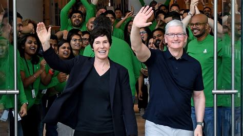 Apple CEO Tim Cook to welcome customers at Apple Store in Delhi ...