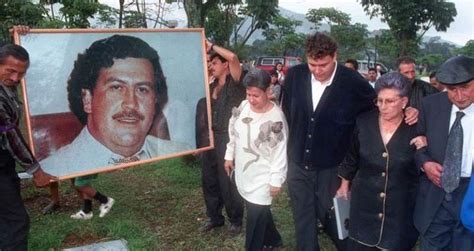 23 Fascinating Candid Photos From Pablo Escobar's Family Album