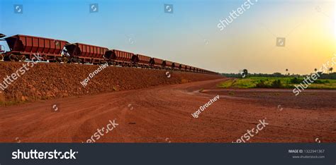 2 172 Bauxite Mine Images Stock Photos Vectors Shutterstock