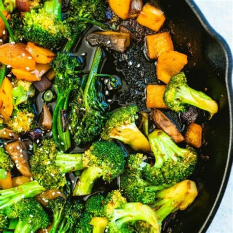 Tofu Broccoli Stir Fry (Fast & Easy!) – A Couple Cooks