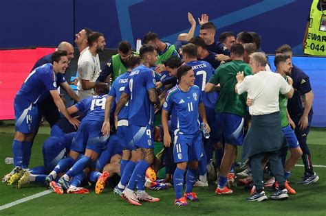 Italia Croazia da Chiellini a Caressa le reazioni più belle al gol di