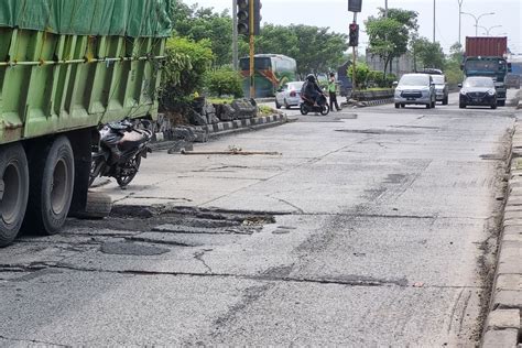 Perhatikan Komponen Ini Saat Mobil Sering Melintasi Di Jalan Rusak