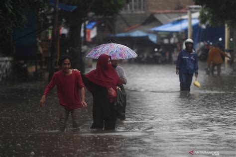 Tiga Pintu Air Berstatus Siaga II Warga Jakarta Diimbau Waspada