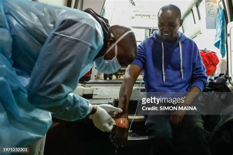 Medical Responder Photos And Premium High Res Pictures Getty Images