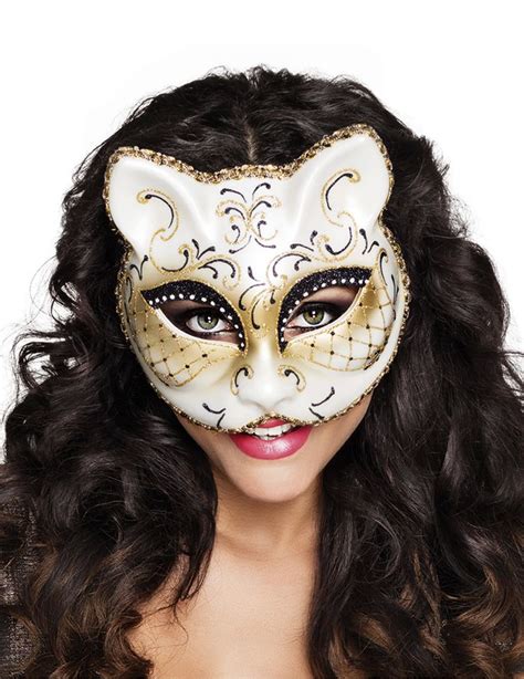 Pin by Rhḯaηηa Røṧe on Masks Halloween face mask