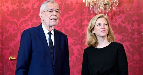 Gespräche beendet Van der Bellen empfing NEOS Chefin und Vizekanzler