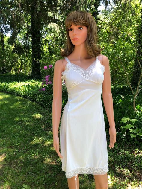 Vintage Slip S Lace Trim Velrose Nylon Dress Slip White Knee Etsy