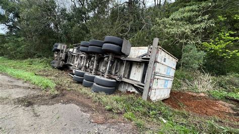 Carreta Sai Da Pista Na Br Em Joa Aba