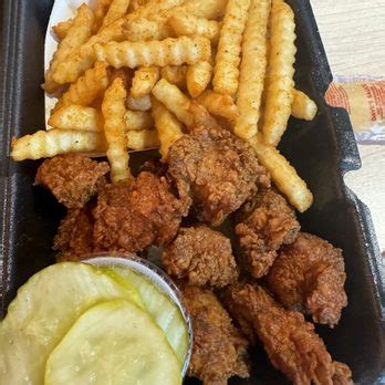 DAVES HOT CHICKEN Updated October 2025 63 Photos 55 Reviews 4121 Broadway Blvd Kansas