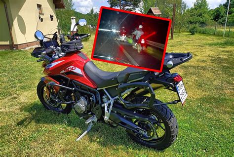 Kradziony motocykl holowany quadem Ktokolwiek widział ktokolwiek wie