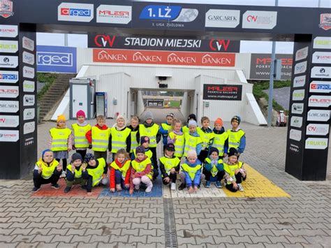 Kolejne grupy zwiedziły Stadion Miejski TŻ Ostrovia