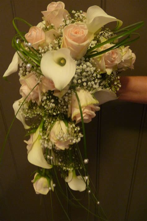 Bruidsboeket Druppel Floral Arrangements Wedding Flowers Cascade