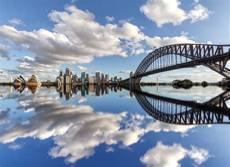 Sydney Skyline • Backpacker & Travel Photography