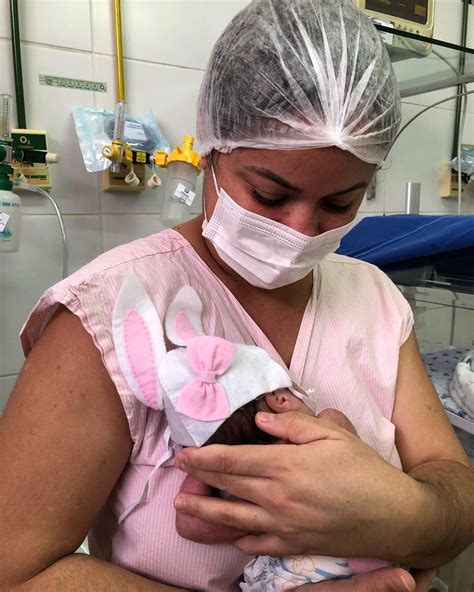 Beb S Internados Em Uti Neonatal Ganham Ensaio Fotogr Fico De P Scoa Em