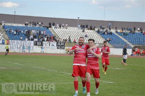 FOTO CSM Unirea Alba Iulia Corvinul Hunedoara 0 3 0 1 Liderul