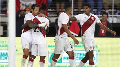 Perú Vs El Salvador Gianluca Lapadula Anotó De Penal El 2 1 Para La