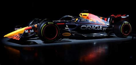 F1 Red Bull Rb19 Nuovi Cinematismi Al Posteriore Centro Di