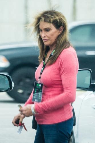 Her Naked Debut Caitlyn Jenner Will Pose Nude With Olympic Medal For