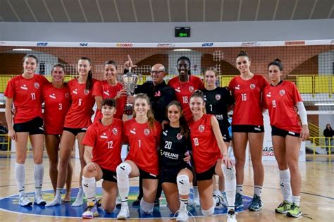 Pallavolo La Cuneo Granda San Bernardo Vince Il Primo Trofeo Amor Vis