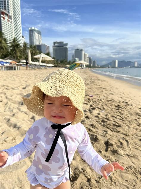 Hot mom Salim tự tin để con gái 1 tuổi ngủ riêng nhờ thứ này