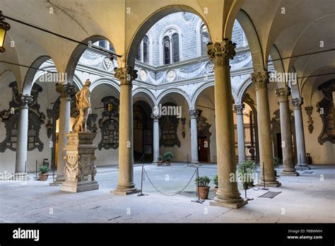 Florencia Italia Palazzo Medici Riccardi Patio Interior Diseñado