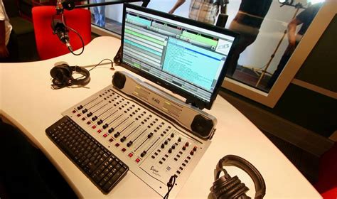 Radio Moletsi equipa su estudio móvil con Bravo de AEQ