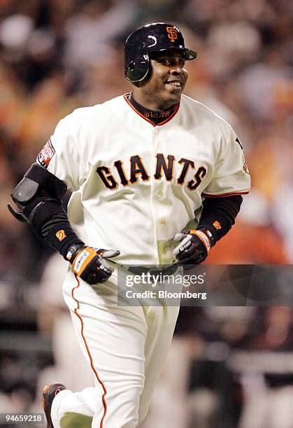 Barry Bonds Home Run Record Photos and Premium High Res Pictures ...