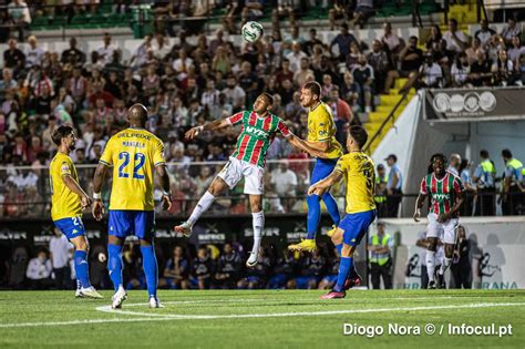 Estrela da Amadora Estoril Vitória tricolor ao cair do pano