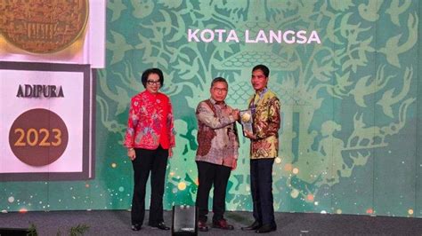 Kota Langsa Raih Anugerah Adipura Tahun 2023 Dari Presiden Ri