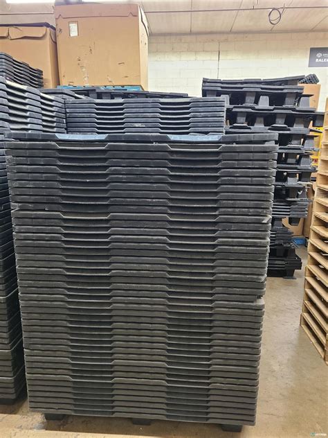 Used 48x40 Nestable Plastic Pallets New York In Illinois | Container ...