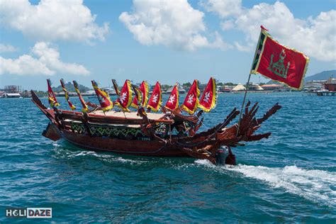 Boats Boats Boats! The Regatta Lepa Festival in Sabah | The HoliDaze