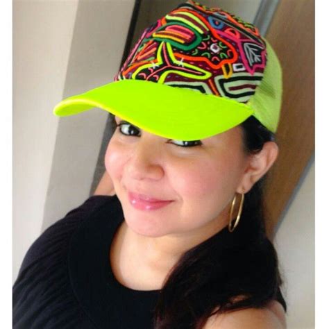 Cliente Contenta Con Su Gorra De Ne N Con Mola Kuna Panama Fashion