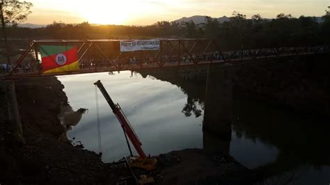 Ponte De Ferro é Construída Em Tempo Recorde Para Ligar Municípios Do